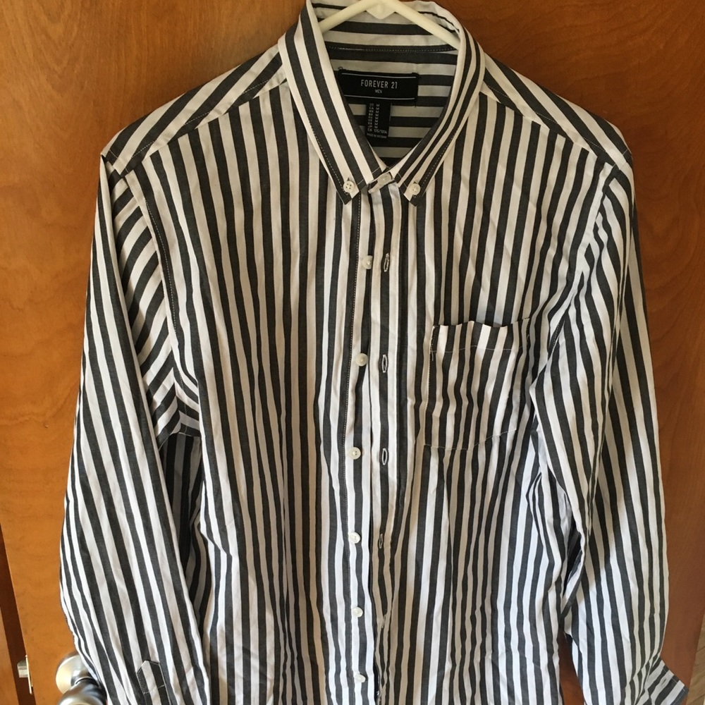 Men’s striped shirt